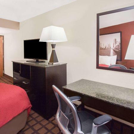 Super 8 By Wyndham Chicago Il Hotel Exterior foto