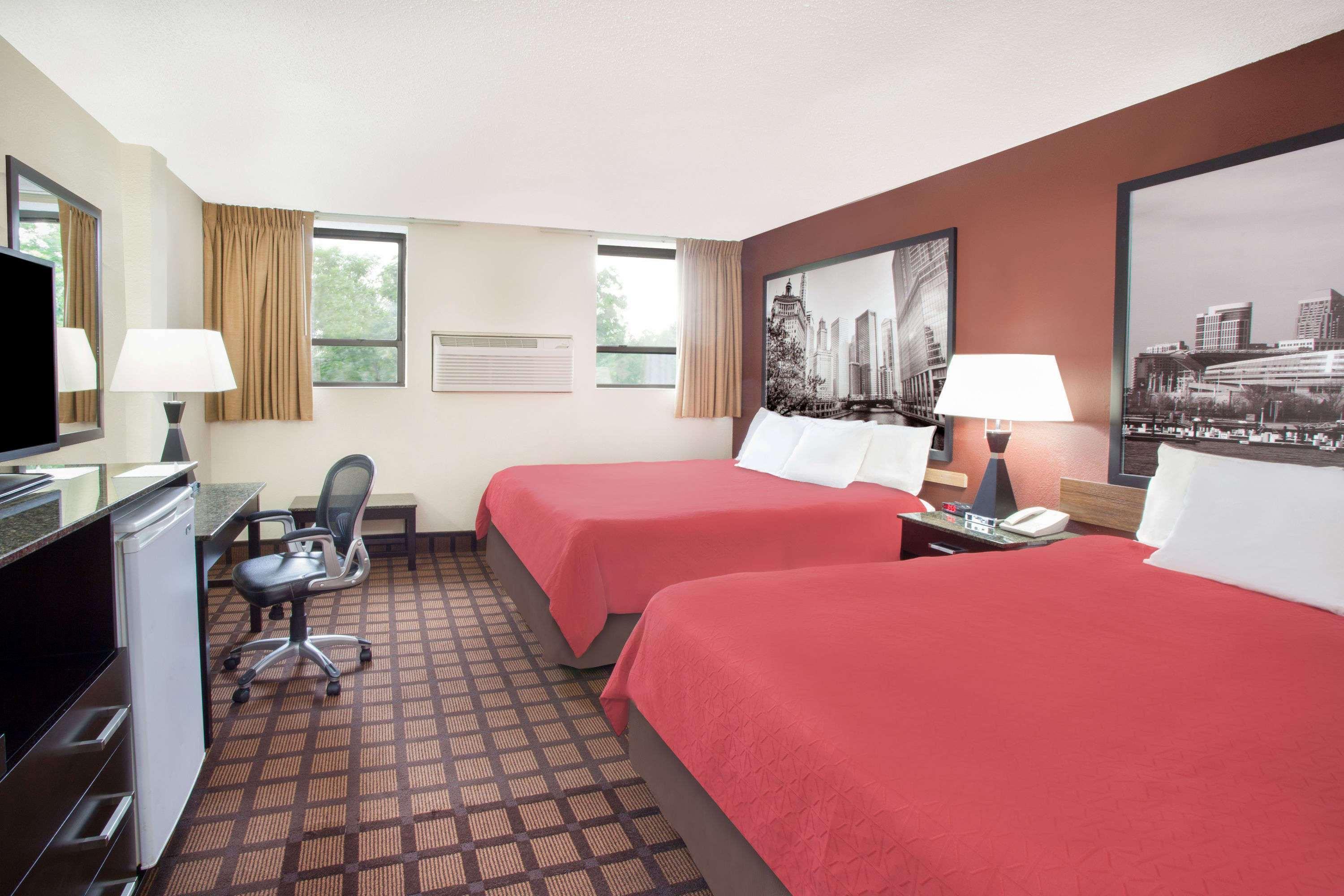 Super 8 By Wyndham Chicago Il Hotel Exterior foto