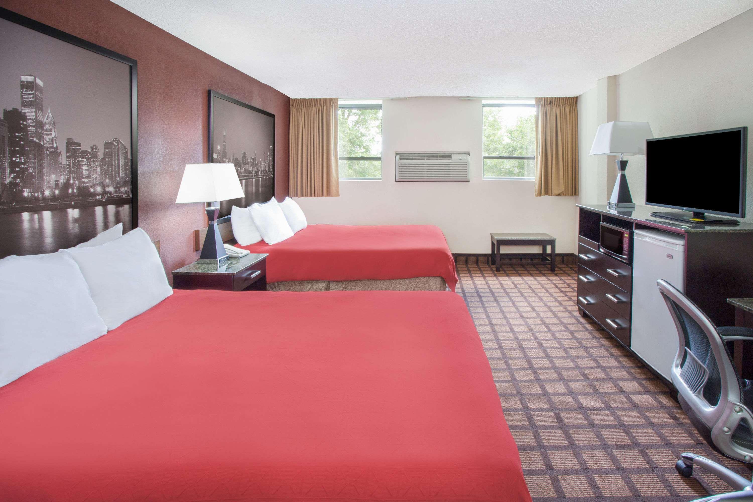 Super 8 By Wyndham Chicago Il Hotel Exterior foto